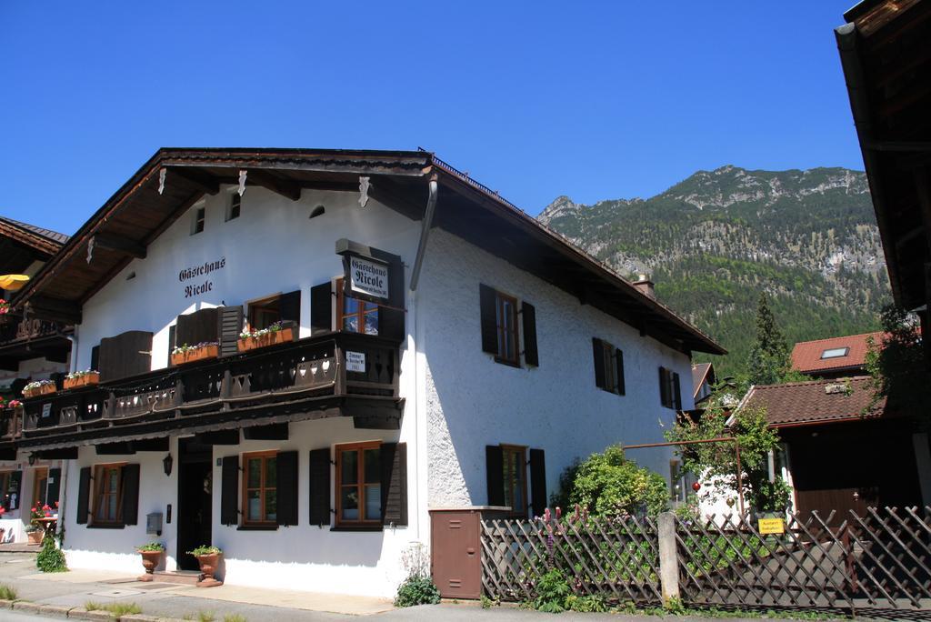 Gaestehaus Nicole Garmisch-Partenkirchen Exteriör bild